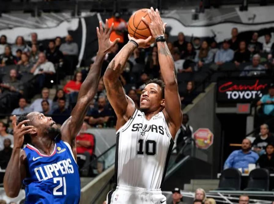  马刺波波维奇变阵收效球队击败开拓者止颓  